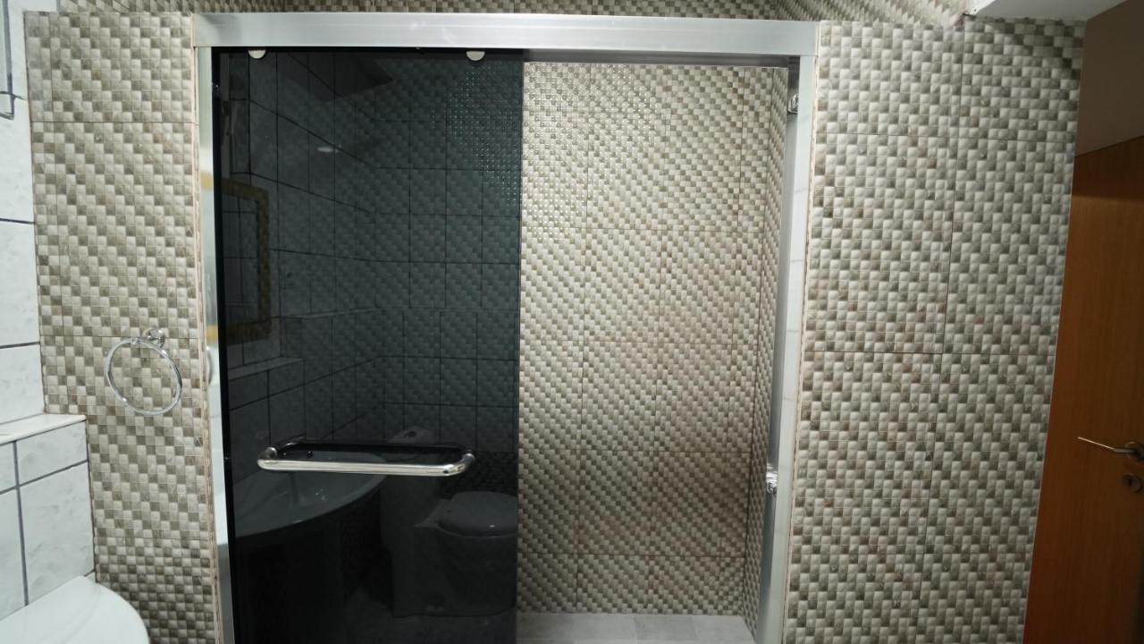 Madigan'S Hotel Kosovo Polje Ngoại thất bức ảnh