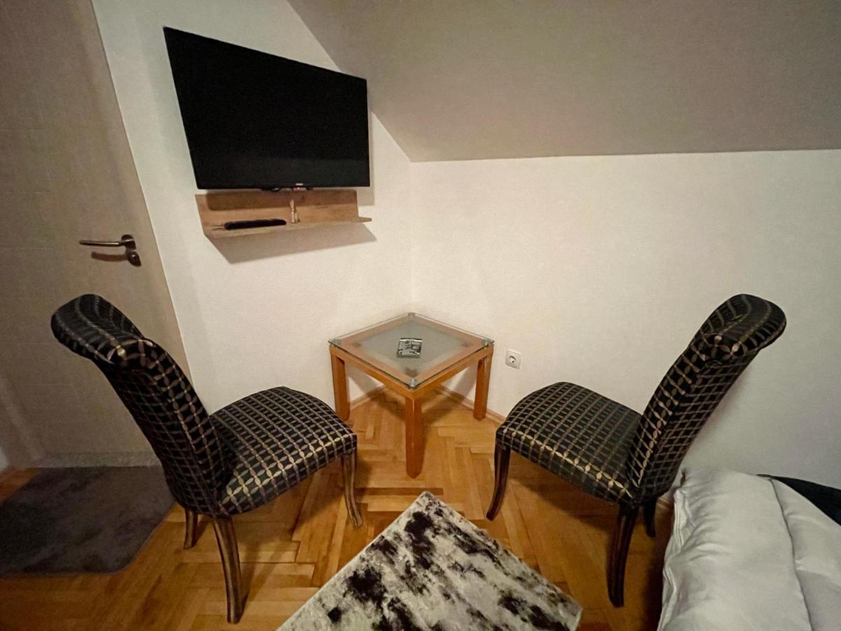 Madigan'S Hotel Kosovo Polje Ngoại thất bức ảnh
