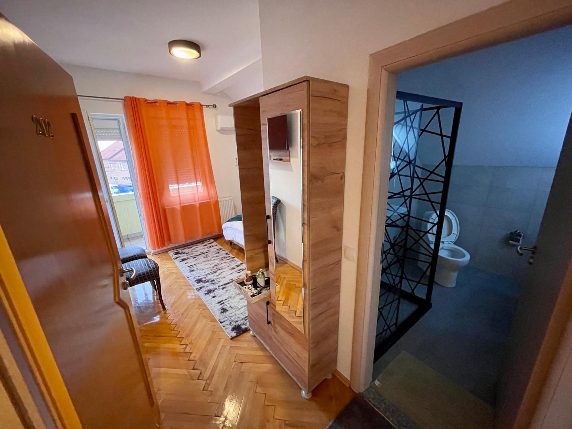Madigan'S Hotel Kosovo Polje Ngoại thất bức ảnh