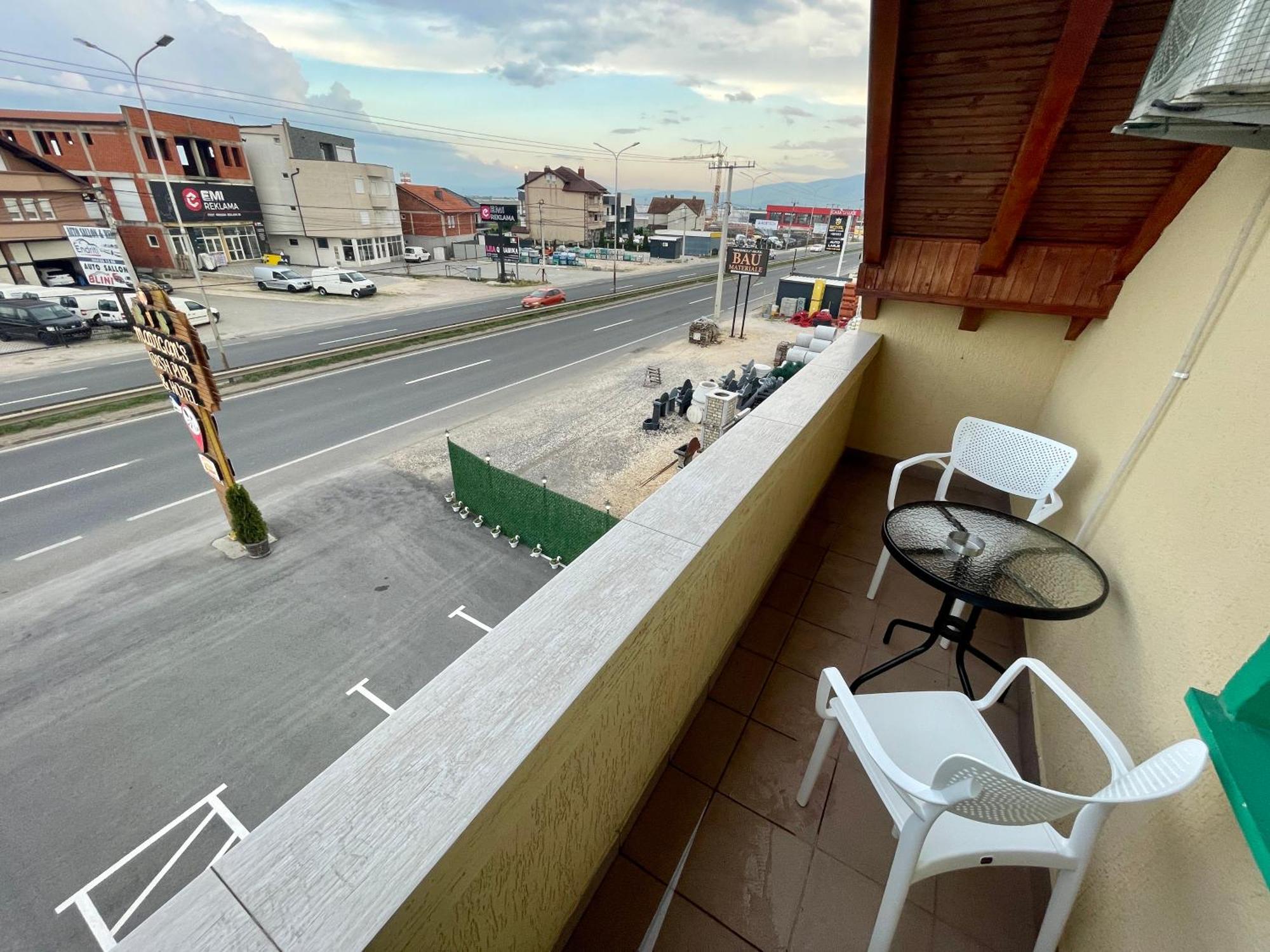 Madigan'S Hotel Kosovo Polje Ngoại thất bức ảnh