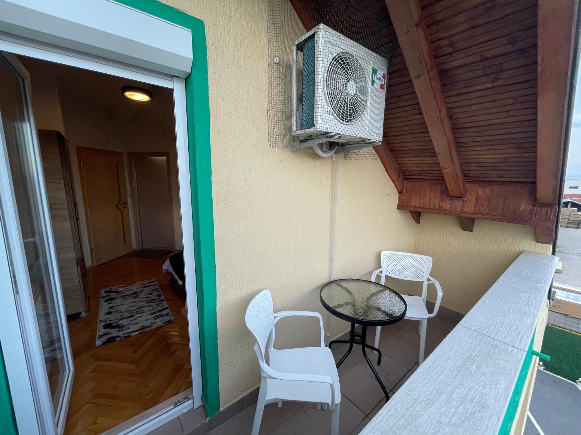 Madigan'S Hotel Kosovo Polje Ngoại thất bức ảnh