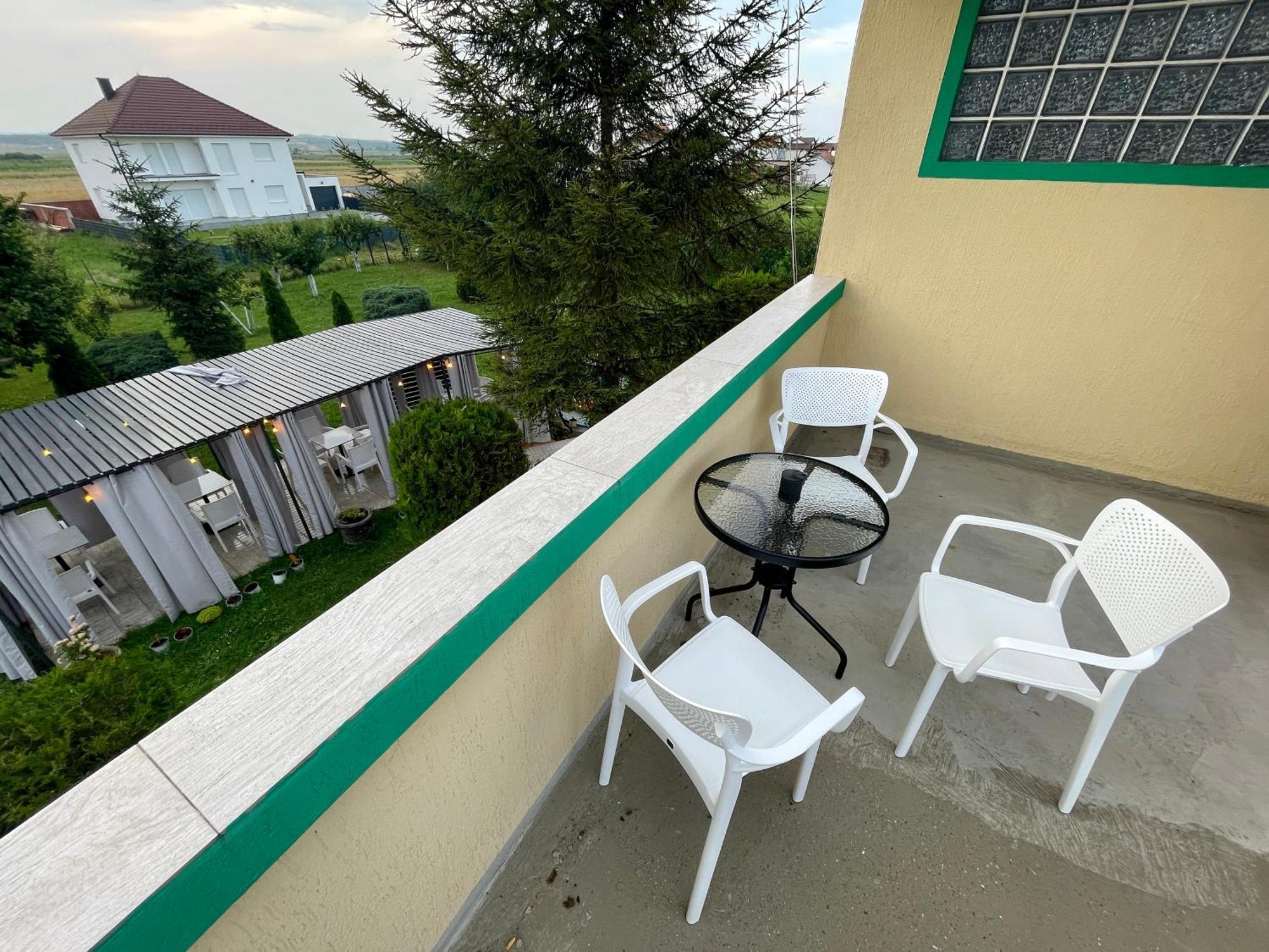 Madigan'S Hotel Kosovo Polje Ngoại thất bức ảnh