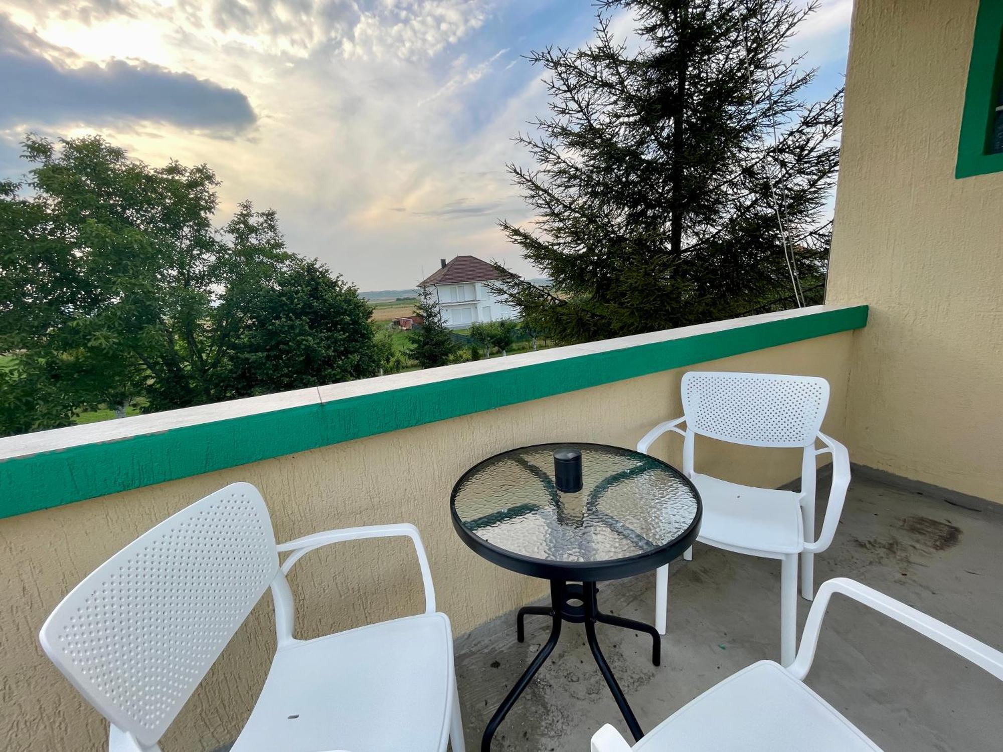 Madigan'S Hotel Kosovo Polje Ngoại thất bức ảnh