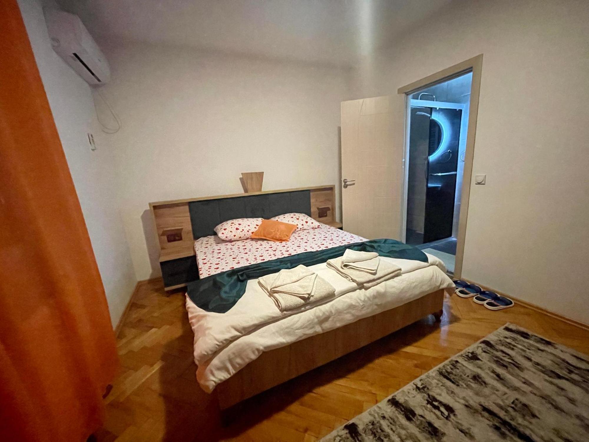 Madigan'S Hotel Kosovo Polje Ngoại thất bức ảnh