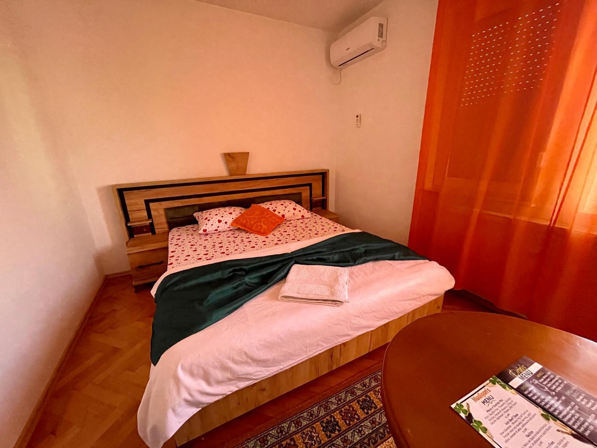 Madigan'S Hotel Kosovo Polje Ngoại thất bức ảnh