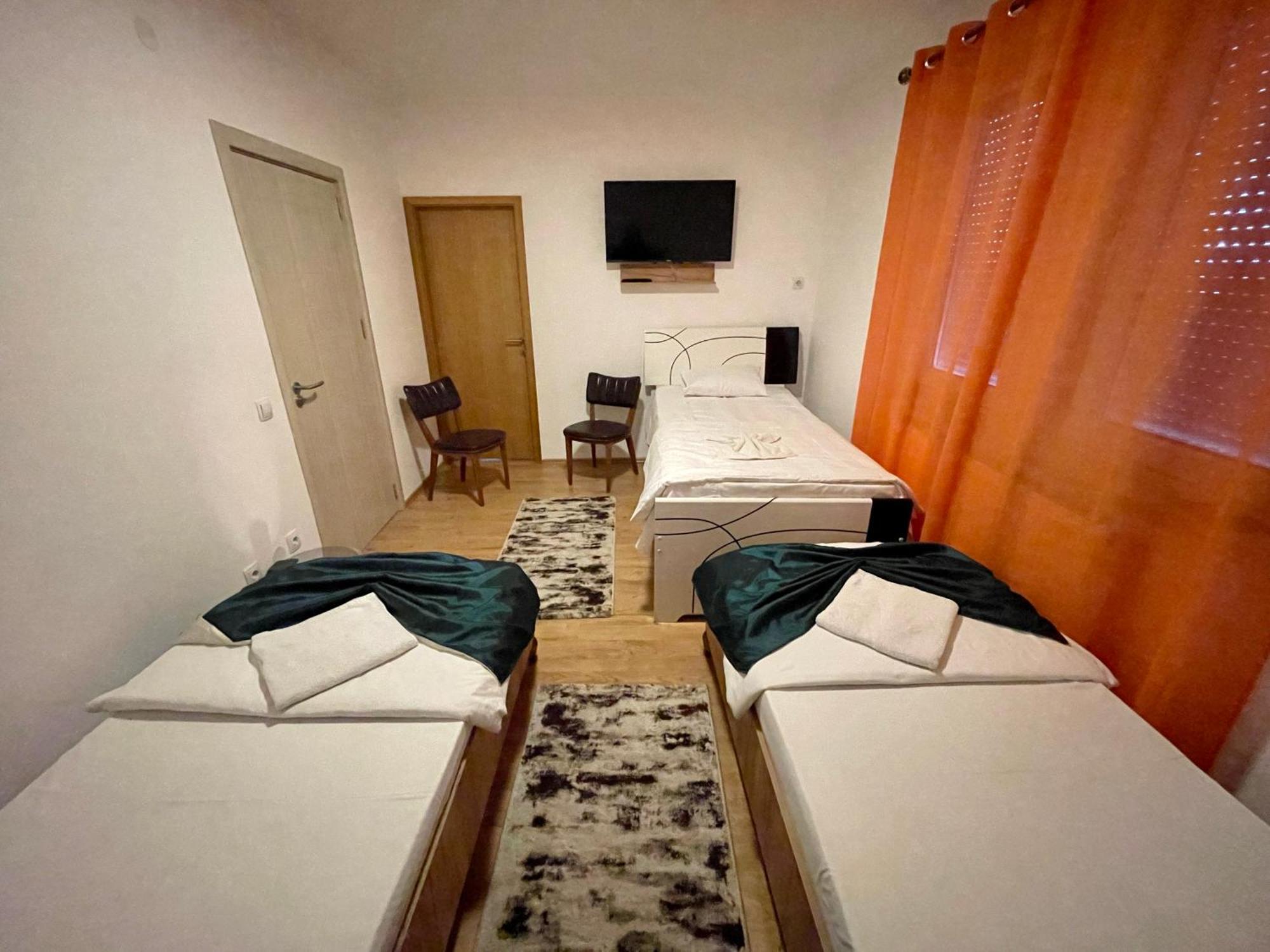 Madigan'S Hotel Kosovo Polje Ngoại thất bức ảnh